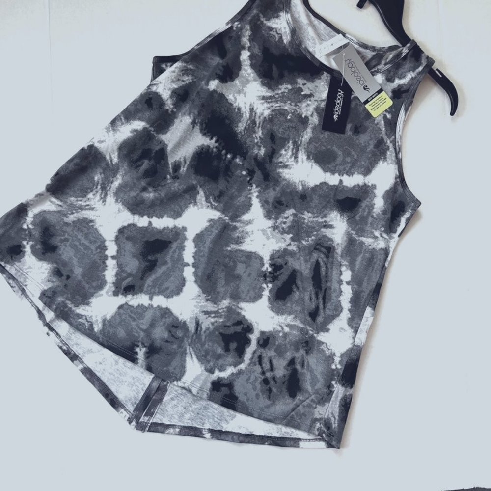Ideology Workout Peek Hole Back Top Size Large NWT